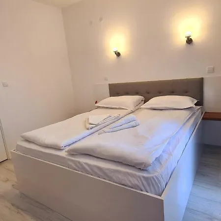 شقة Dolphin ابزور